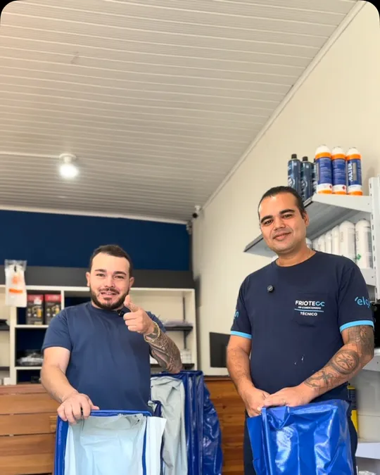 Bolsas coletoras instaladas para a higienização